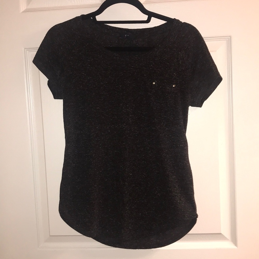 Dark gray Gap t-shirt